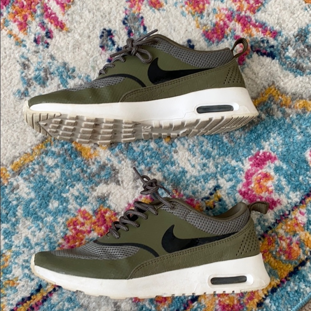 Women’s Nike air max Thea